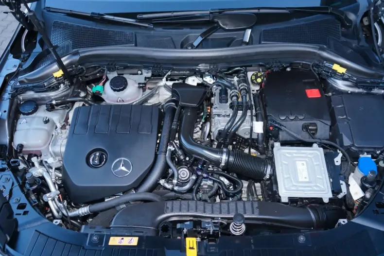 Mercedes-Benz GLA 250 din 2021 cu 107.720 km - oferta MER152465 - foto 39