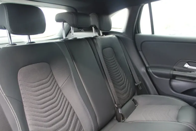 Mercedes-Benz GLA 250 din 2022 cu 83.737 km - oferta MER152466 - foto 6