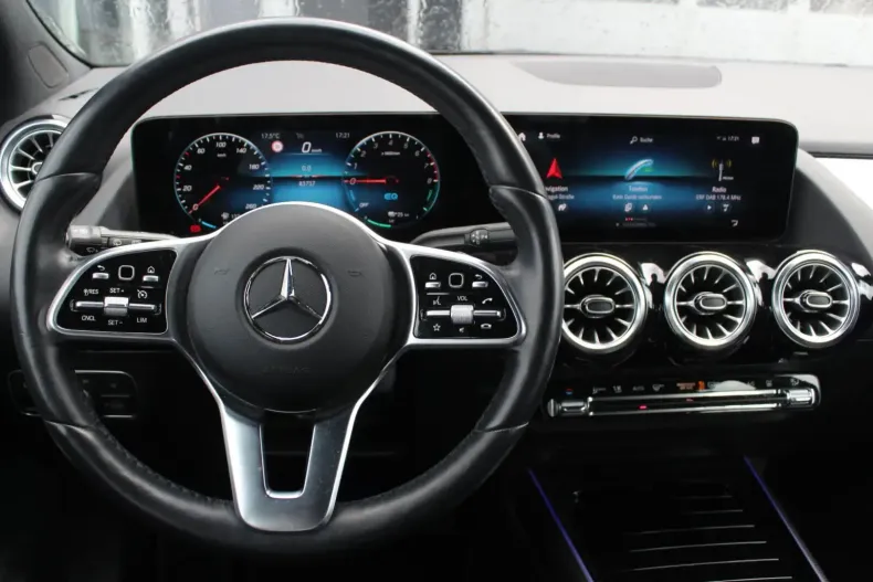 Mercedes-Benz GLA 250 din 2022 cu 83.737 km - oferta MER152466 - foto 7