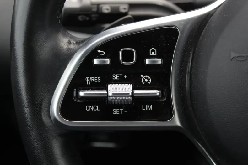 Mercedes-Benz GLA 250 din 2022 cu 83.737 km - oferta MER152466 - foto 9