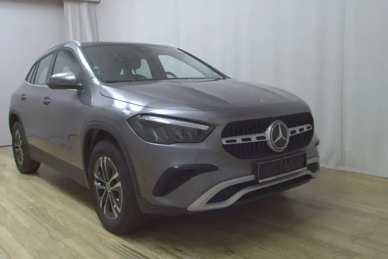 Mercedes-Benz GLA 180 din 2023 cu 79.596 km - oferta MER152467 - foto 1