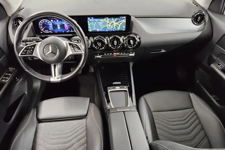 Mercedes-Benz GLA 180 din 2023 cu 79.596 km - oferta MER152467 - foto 5