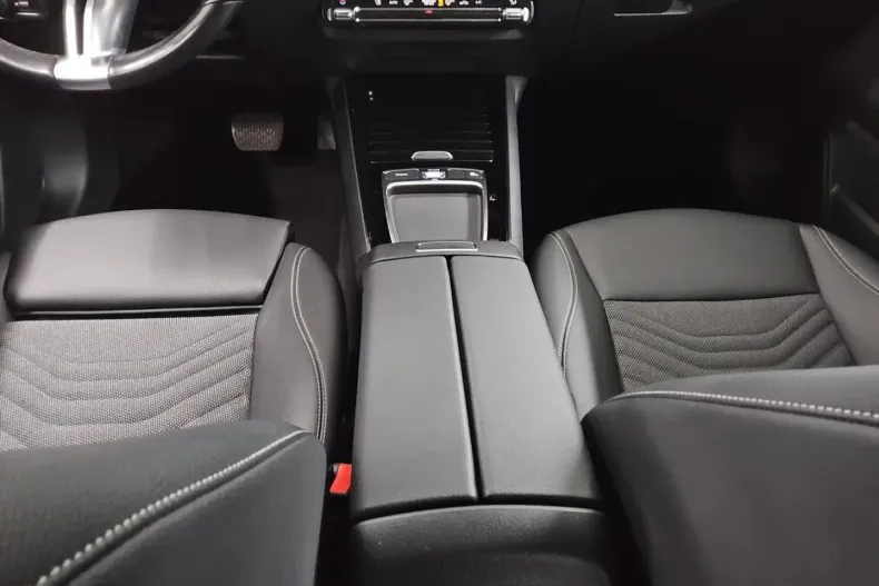 Mercedes-Benz GLA 180 din 2023 cu 79.596 km - oferta MER152467 - foto 6