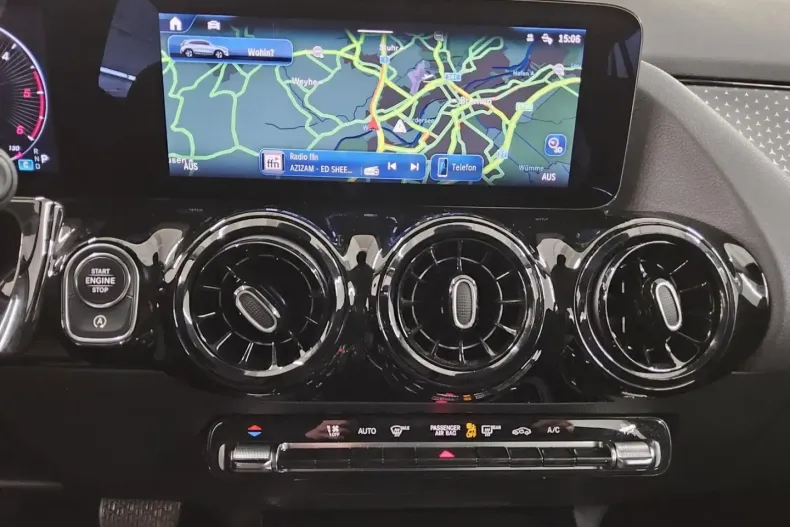 Mercedes-Benz GLA 180 din 2023 cu 79.596 km - oferta MER152467 - foto 7