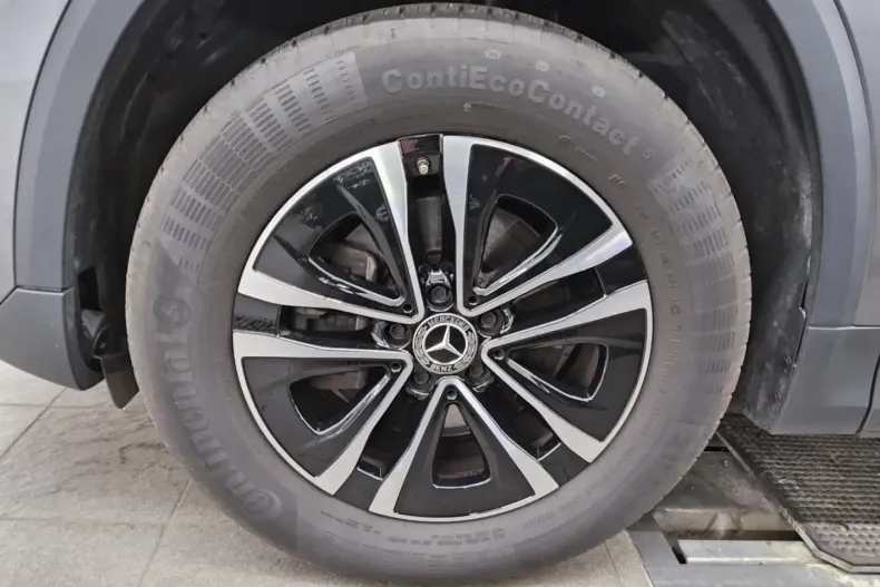 Mercedes-Benz GLA 180 din 2023 cu 79.596 km - oferta MER152467 - foto 11