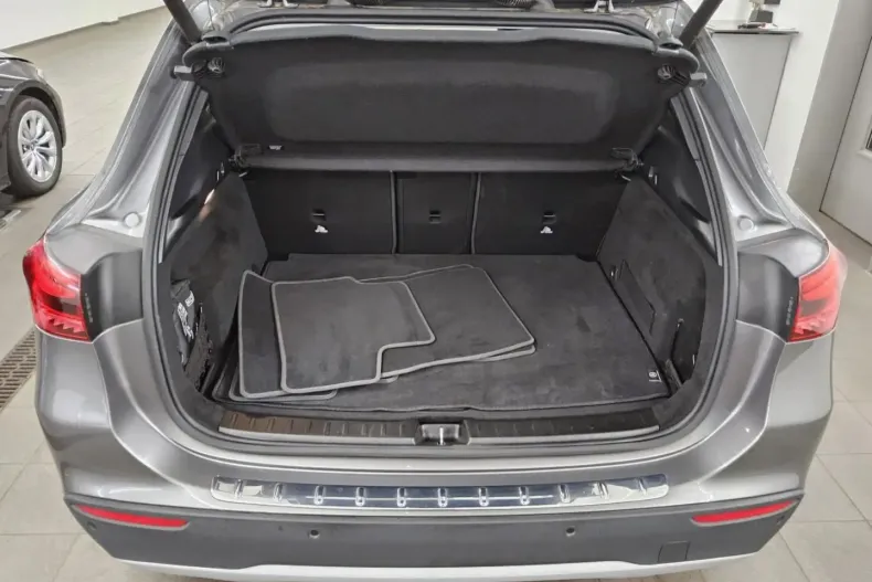 Mercedes-Benz GLA 180 din 2023 cu 79.596 km - oferta MER152467 - foto 12