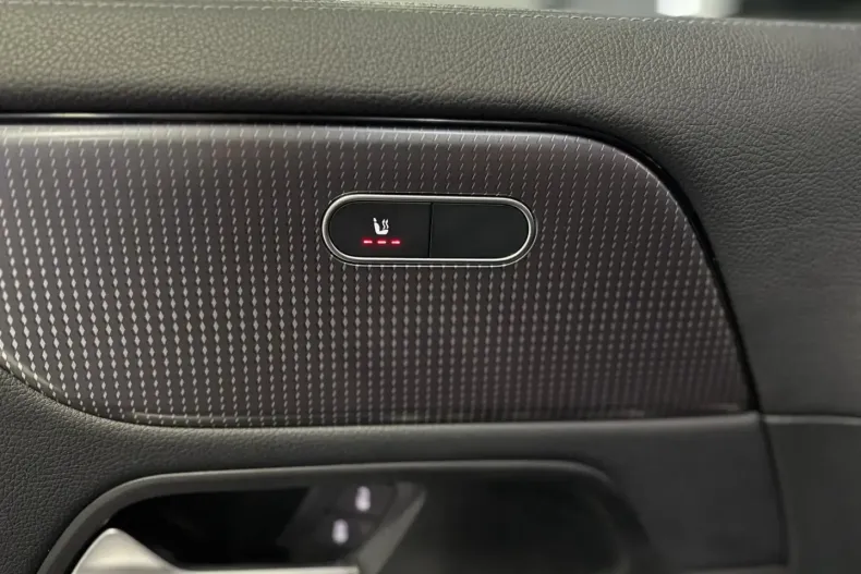 Mercedes-Benz GLA 250 din 2022 cu 109.190 km - oferta MER152468 - foto 13