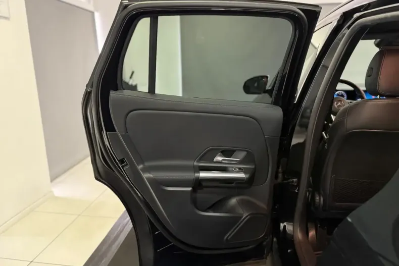 Mercedes-Benz GLA 250 din 2022 cu 109.190 km - oferta MER152468 - foto 16