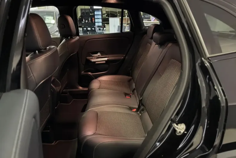 Mercedes-Benz GLA 250 din 2022 cu 109.190 km - oferta MER152468 - foto 17