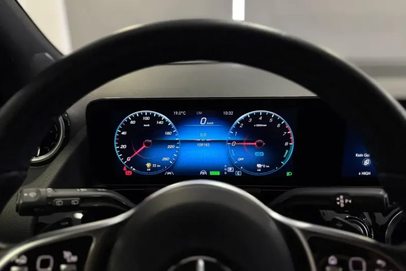 Mercedes-Benz GLA 250 din 2022 cu 109.190 km - oferta MER152468 - foto 22