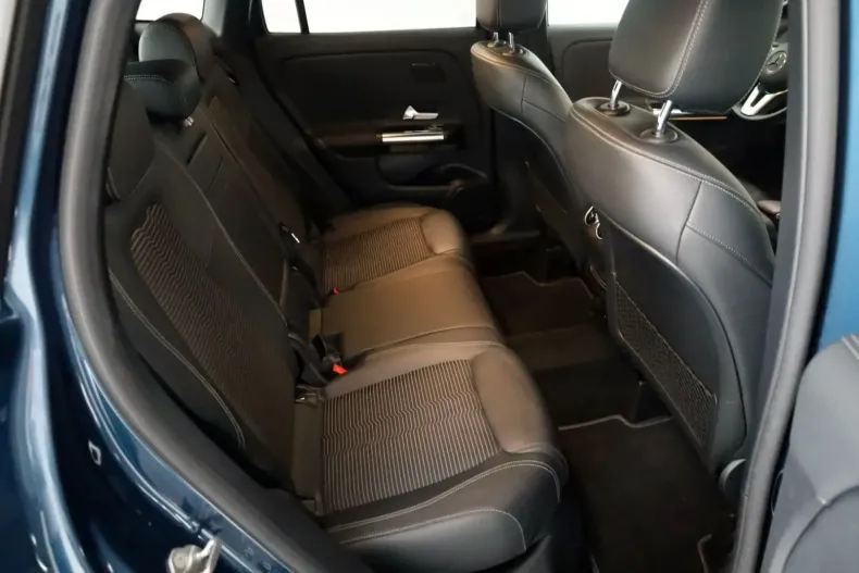 Mercedes-Benz GLA 200 din 2021 cu 85.580 km - oferta MER152469 - foto 8