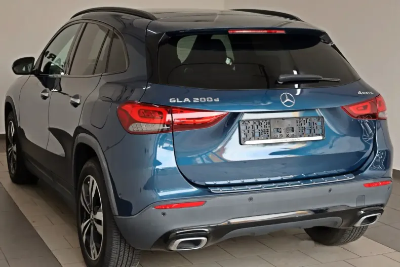 Mercedes-Benz GLA 200 din 2021 cu 85.580 km - oferta MER152469 - foto 9