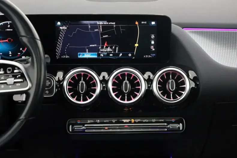 Mercedes-Benz GLA 200 din 2021 cu 85.580 km - oferta MER152469 - foto 12