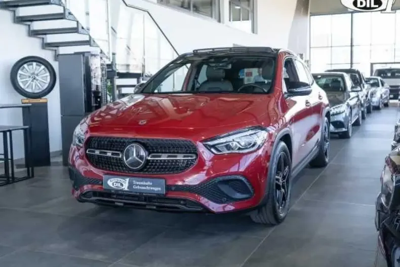 Mercedes-Benz GLA 200 din 2020 cu 117.899 km - oferta MER152470 - foto 1