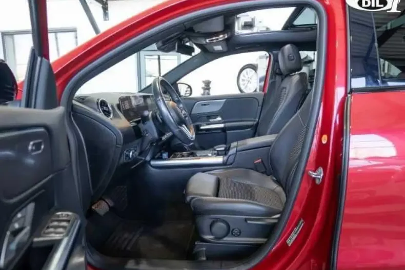 Mercedes-Benz GLA 200 din 2020 cu 117.899 km - oferta MER152470 - foto 5