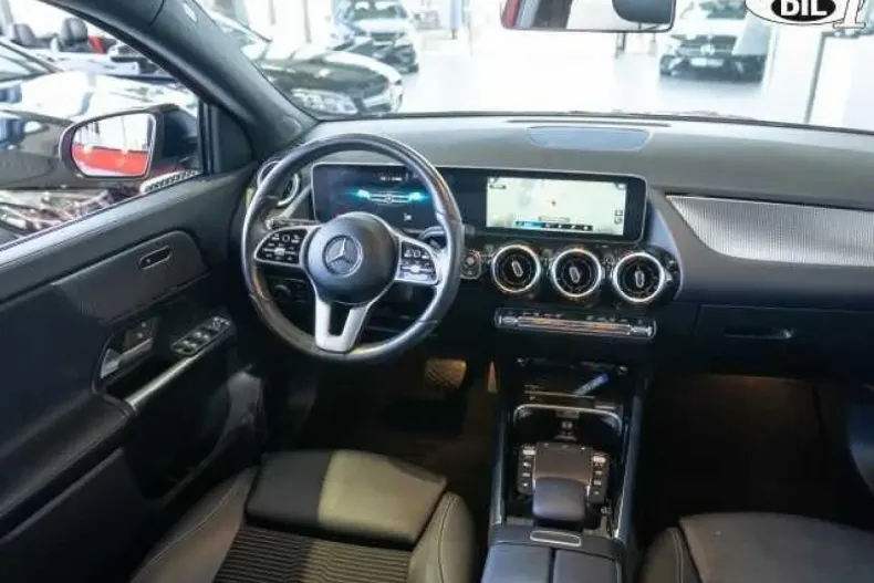 Mercedes-Benz GLA 200 din 2020 cu 117.899 km - oferta MER152470 - foto 10