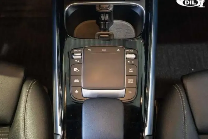 Mercedes-Benz GLA 200 din 2020 cu 117.899 km - oferta MER152470 - foto 14