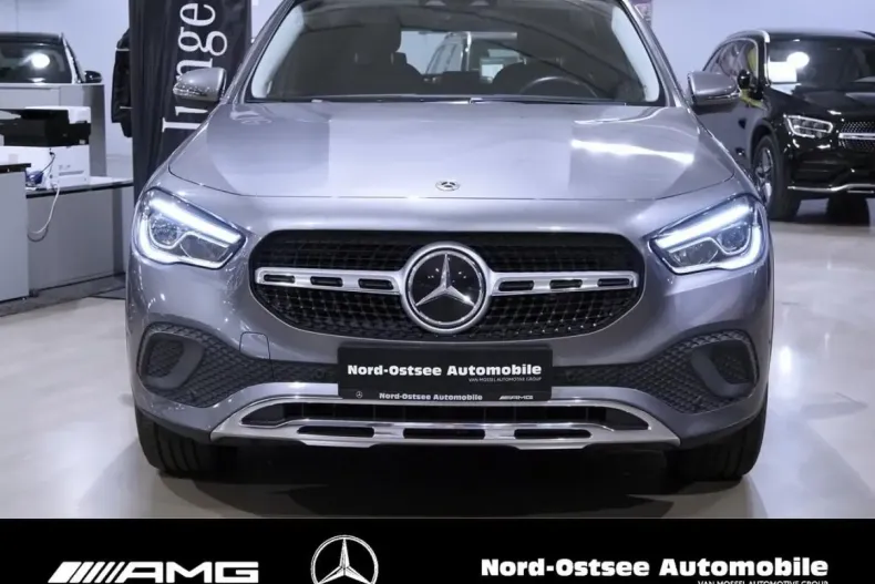 Mercedes-Benz GLA 250 din 2021 cu 86.156 km - oferta MER152473 - foto 2