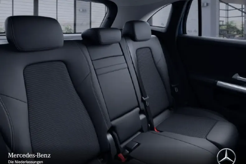 Mercedes-Benz GLA 200 din 2022 cu 106.433 km - oferta MER152475 - foto 13