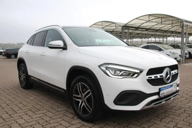 Mercedes-Benz GLA 200 din 2020 cu 79.800 km - oferta MER152477 - foto 1