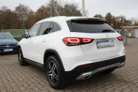 Mercedes-Benz GLA 200 din 2020 cu 79.800 km - oferta MER152477 - foto 3