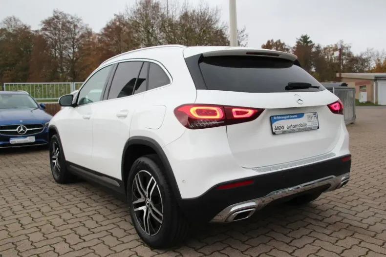 Mercedes-Benz GLA 200 din 2020 cu 79.800 km - oferta MER152477 - foto 3