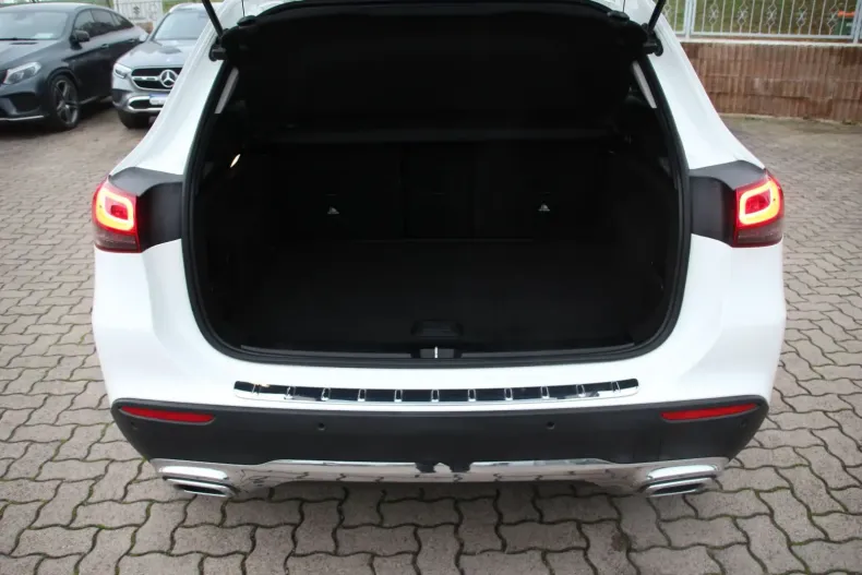 Mercedes-Benz GLA 200 din 2020 cu 79.800 km - oferta MER152477 - foto 7