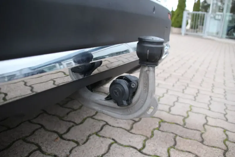 Mercedes-Benz GLA 200 din 2020 cu 79.800 km - oferta MER152477 - foto 9