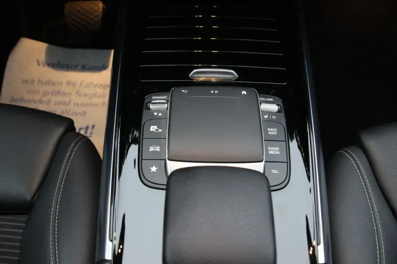 Mercedes-Benz GLA 200 din 2020 cu 79.800 km - oferta MER152477 - foto 18