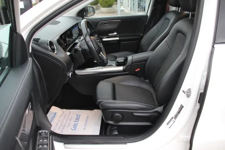 Mercedes-Benz GLA 200 din 2020 cu 79.800 km - oferta MER152477 - foto 19