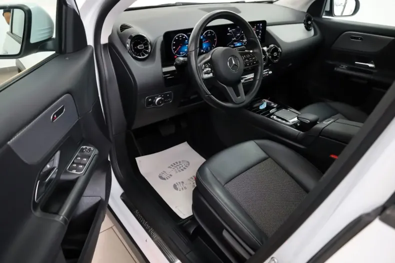 Mercedes-Benz GLA 200 din 2021 cu 92.860 km - oferta MER152479 - foto 11