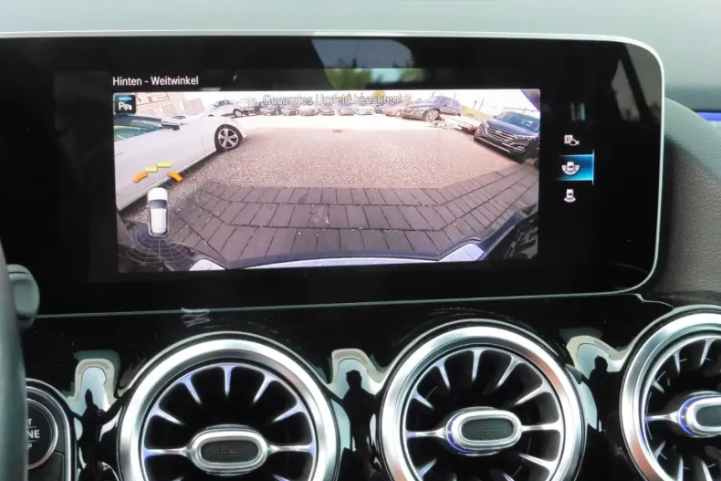 Mercedes-Benz GLA 200 din 2020 cu 110.850 km - oferta MER152480 - foto 11