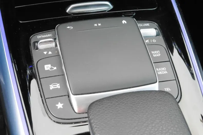 Mercedes-Benz GLA 200 din 2020 cu 110.850 km - oferta MER152480 - foto 13