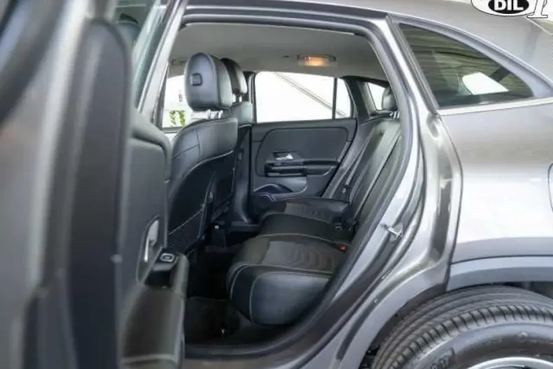 Mercedes-Benz GLA 200 din 2021 cu 114.000 km - oferta MER152481 - foto 6