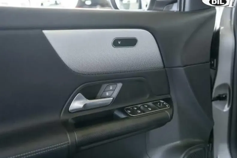 Mercedes-Benz GLA 200 din 2021 cu 114.000 km - oferta MER152481 - foto 7