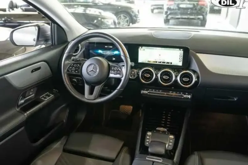 Mercedes-Benz GLA 200 din 2021 cu 114.000 km - oferta MER152481 - foto 9