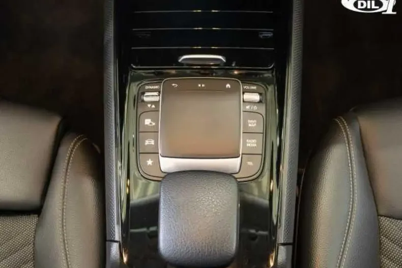 Mercedes-Benz GLA 200 din 2021 cu 114.000 km - oferta MER152481 - foto 14