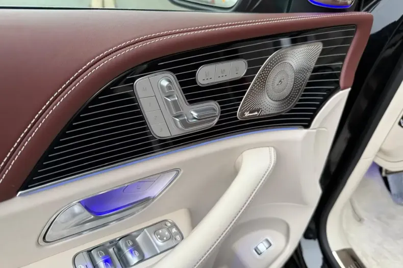 Mercedes-Benz GLS 600 din 2025 cu 19 km - oferta MER152483 - foto 6