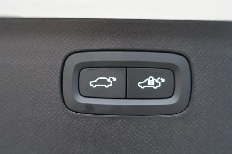 Volvo XC90 din 2024 cu 8.912 km - oferta VOL152485 - foto 25