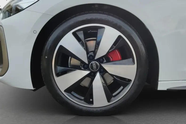 Audi A5 din 2025 cu 4.981 km - oferta AUD152501 - foto 13