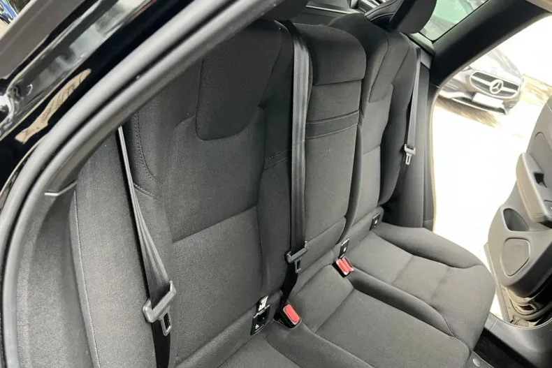 Volvo XC60 din 2021 cu 79.912 km - oferta VOL152503 - foto 17