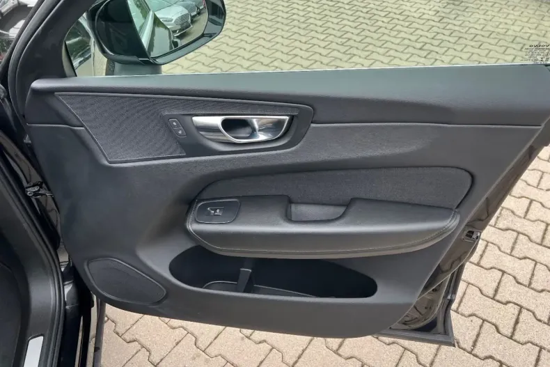 Volvo XC60 din 2021 cu 79.912 km - oferta VOL152503 - foto 21