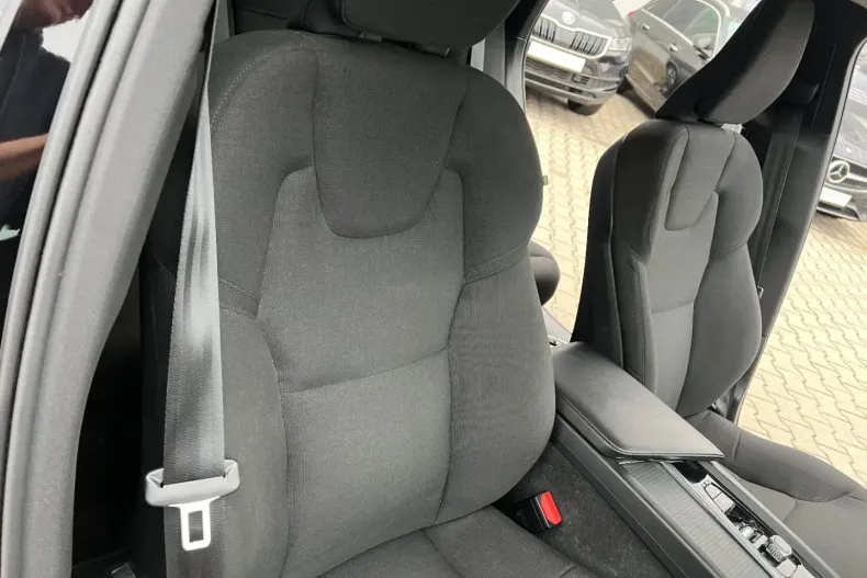 Volvo XC60 din 2021 cu 79.912 km - oferta VOL152503 - foto 23