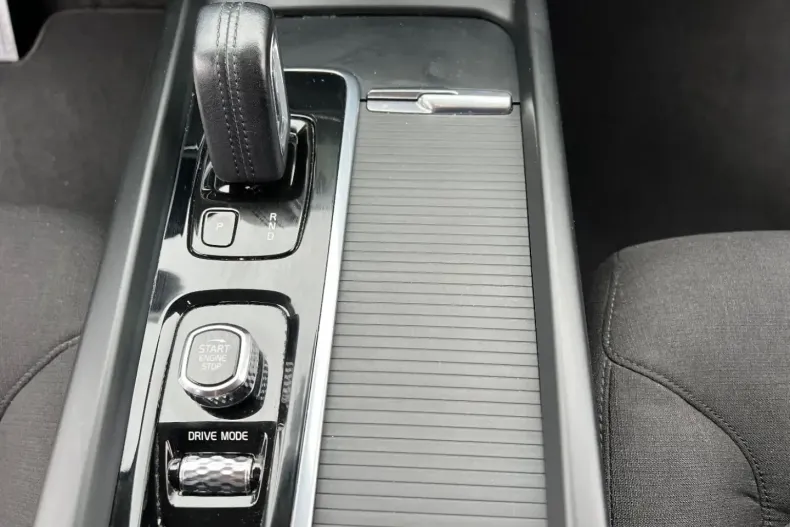 Volvo XC60 din 2021 cu 79.912 km - oferta VOL152503 - foto 25