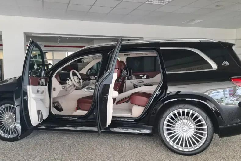 Mercedes-Benz GLS 600 din 2025 cu 25 km - oferta MER152509 - foto 14