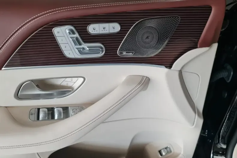 Mercedes-Benz GLS 600 din 2025 cu 25 km - oferta MER152509 - foto 18