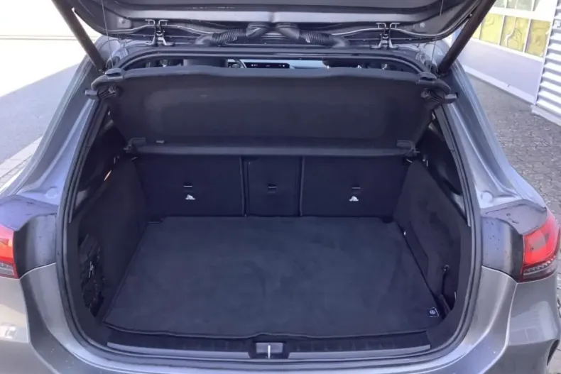 Mercedes-Benz GLA 180 din 2023 cu 40.569 km - oferta MER152519 - foto 16