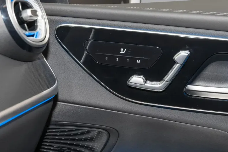 Mercedes-Benz GLC 220 din 2024 cu 16.622 km - oferta MER152533 - foto 9