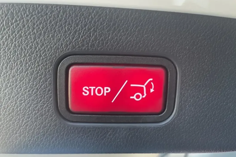 Mercedes-Benz GLC 200 din 2024 cu 8.778 km - oferta MER152547 - foto 14