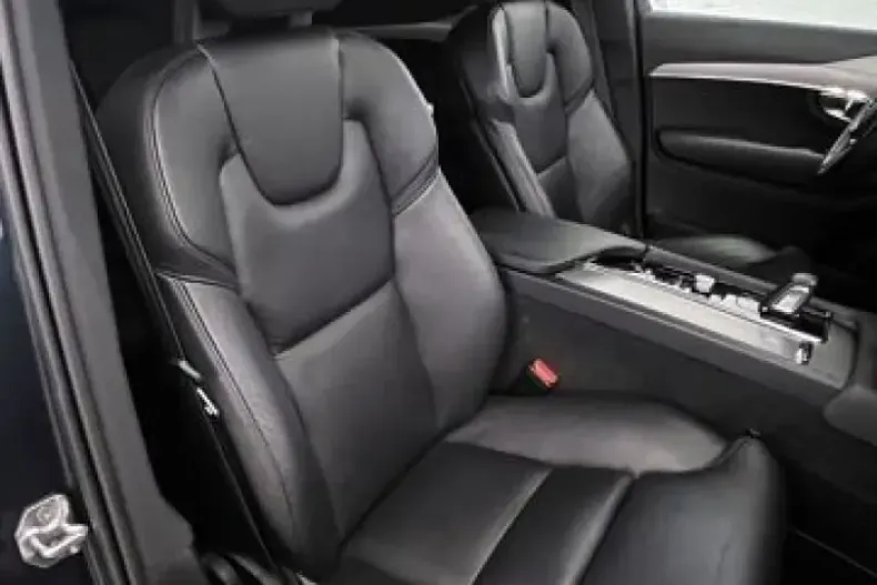 Volvo XC90 din 2020 cu 67.597 km - oferta VOL152549 - foto 8